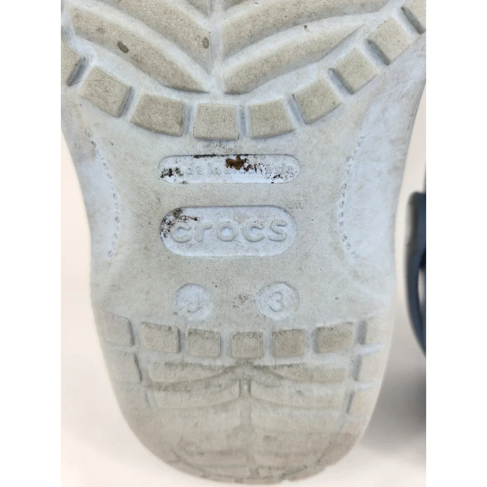 Crocs Classic Clog Kids Size J3 Light Blue Lilo & Stitch Jibbitz 206991‎